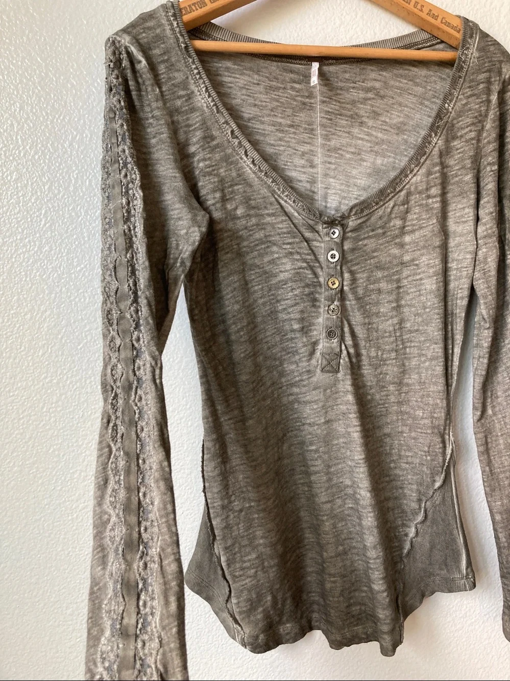 Free People Y2k Olive Mineral Wash Henley Scoopneck Crochet Ribbon sleeves sz M